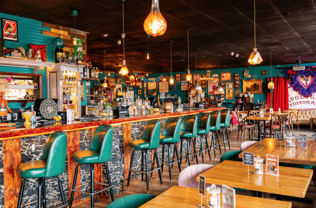 bar revelry Pompano Beach, Cocktails, bars near me, live music